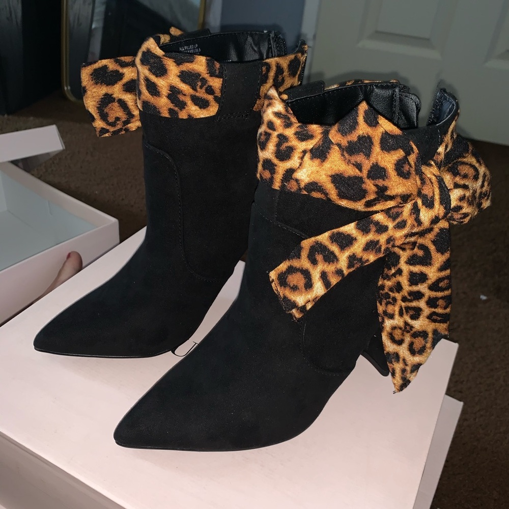 Heeled booties